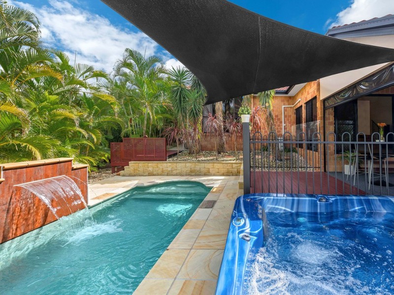 15 Valencia Court, Eatons Hill QLD 4037