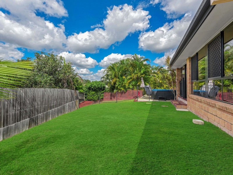 15 Valencia Court, Eatons Hill QLD 4037
