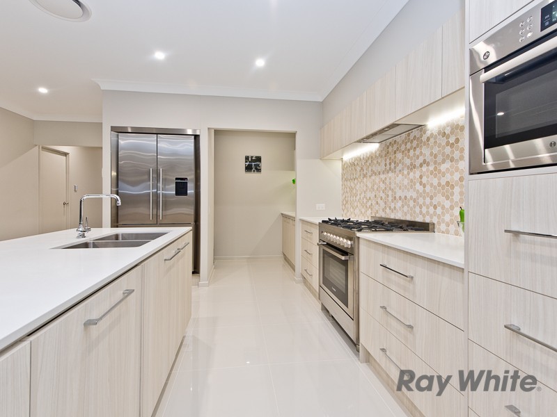 18 Como Circuit, Warner QLD 4500