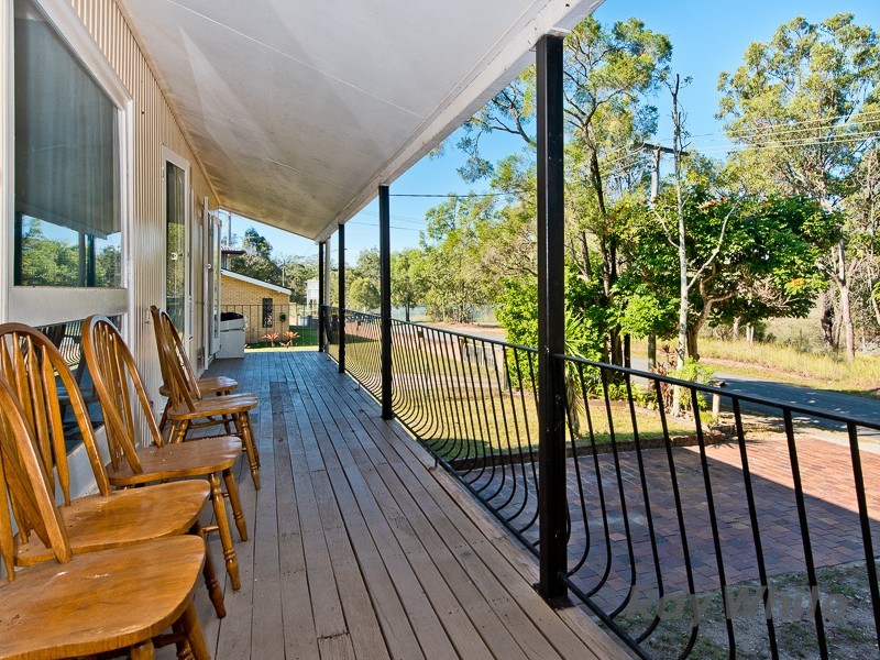 4 Hanlon Road, Petrie QLD 4502