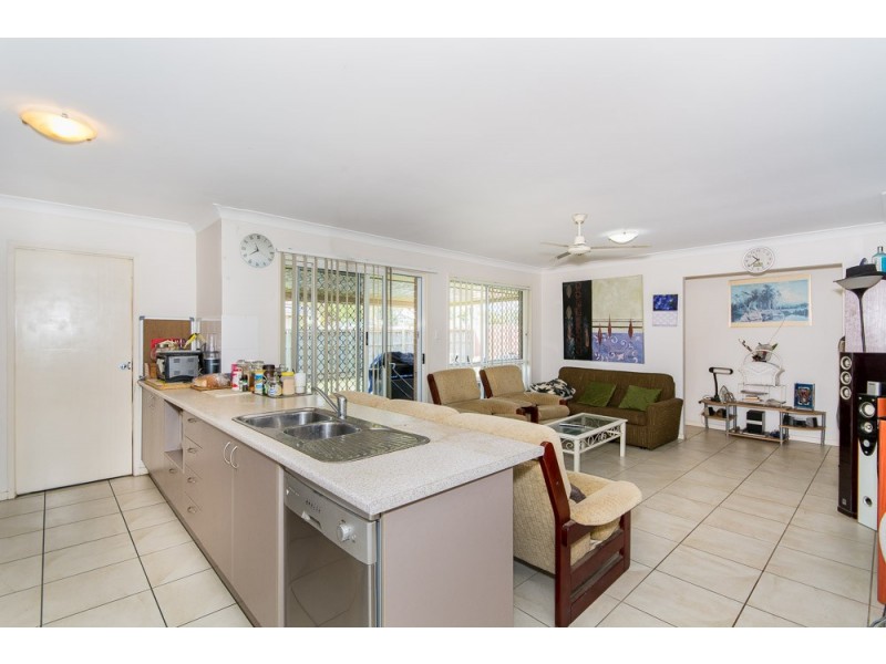 11 Coffey Court, Beachmere QLD 4510