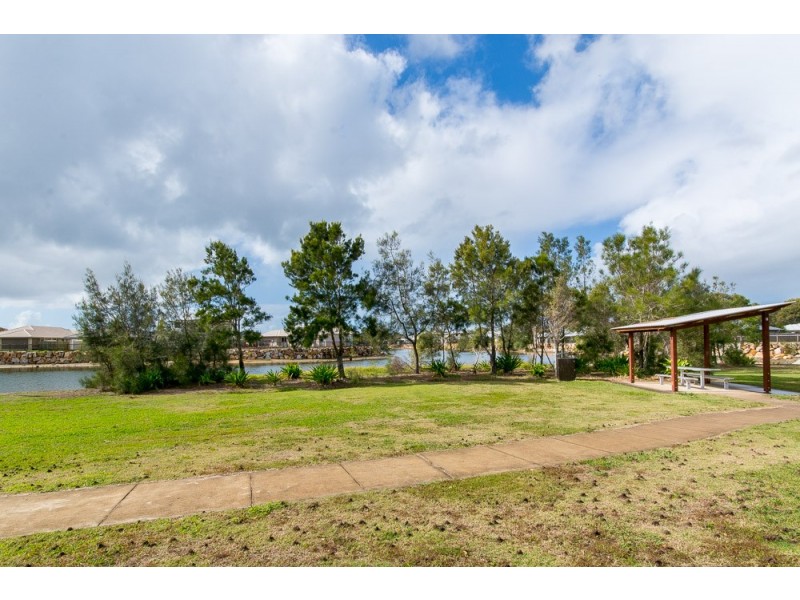 11 Coffey Court, Beachmere QLD 4510