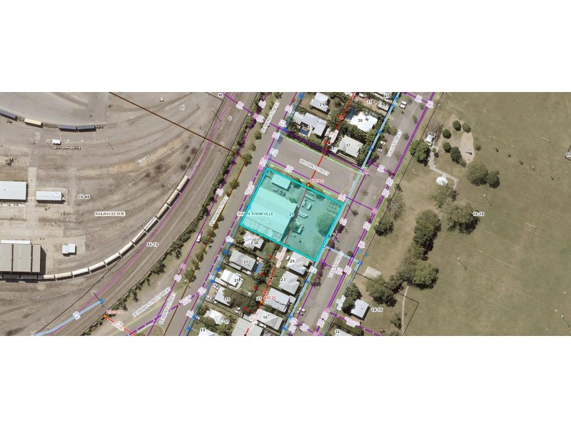 25 Perkins Street, South Townsville QLD 4810