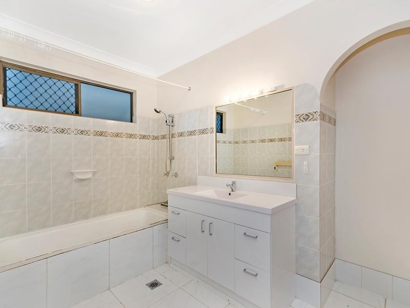 32 Robert Towns Crescent, Condon QLD 4815