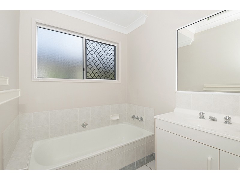 19 Blue Lake Court, Kirwan QLD 4817