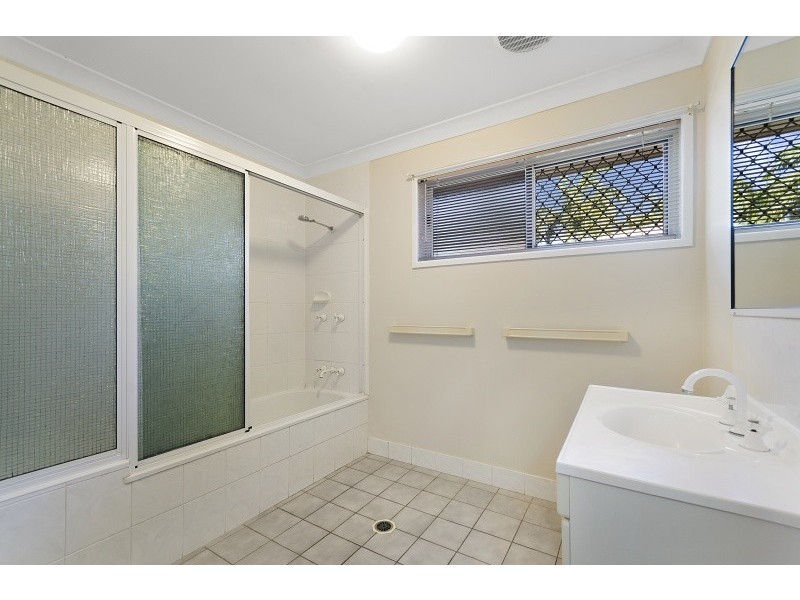 4 Malaga Street, Kirwan QLD 4817