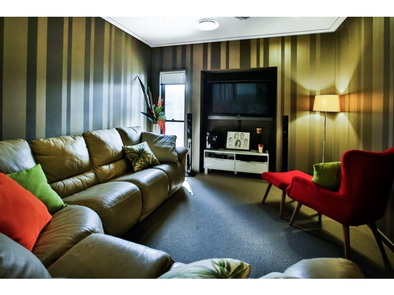 19 Apple Gum Avenue, Mount Low QLD 4818