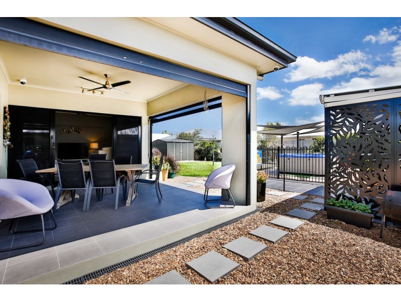 19 Apple Gum Avenue, Mount Low QLD 4818