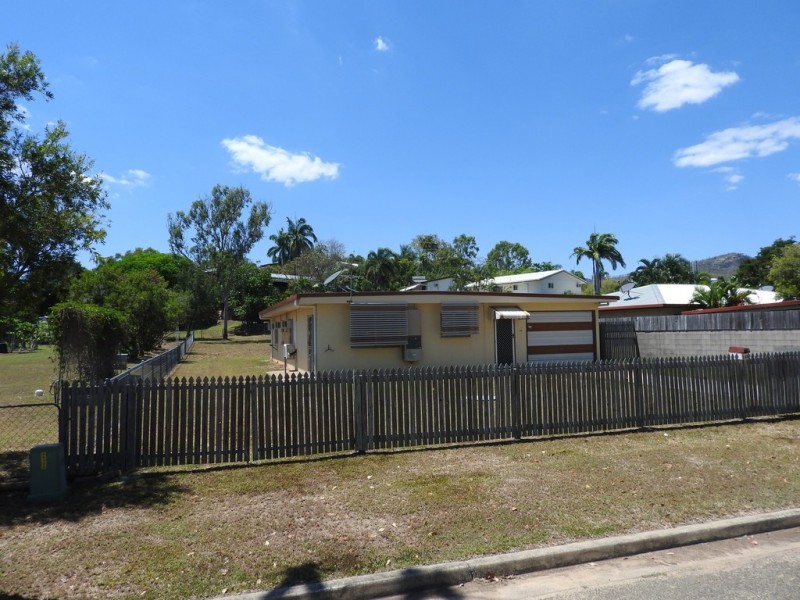 548 Ross River Road, Cranbrook QLD 4814