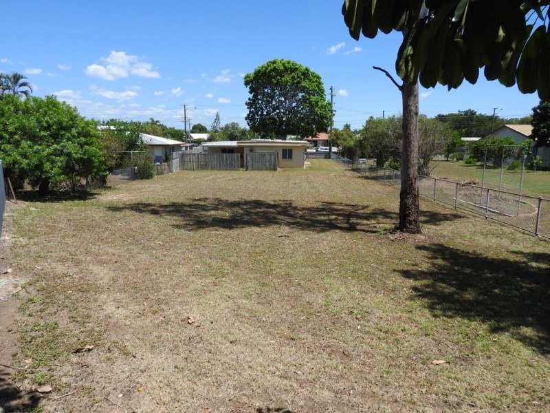 548 Ross River Road, Cranbrook QLD 4814