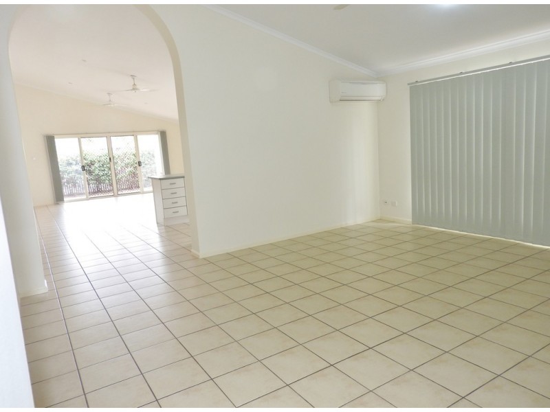 7 Fortunia Lane, Kirwan QLD 4817