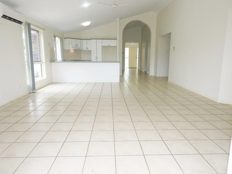 7 Fortunia Lane, Kirwan QLD 4817