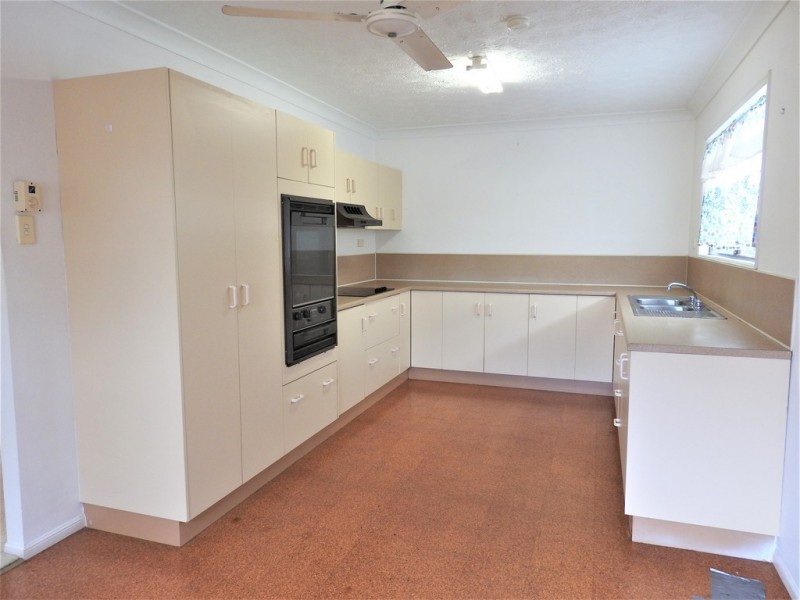 9 Peter Street, Kelso QLD 4815