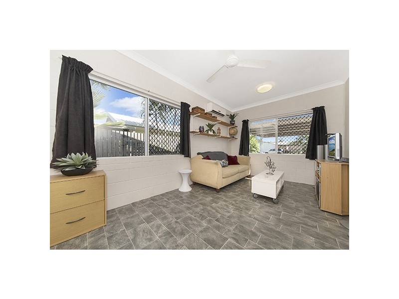 14 Amber Avenue, Rasmussen QLD 4815