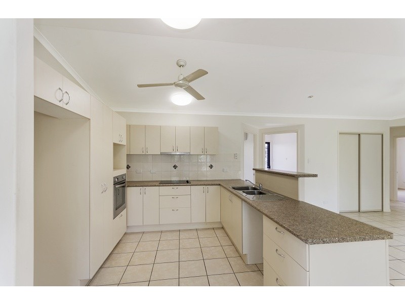 2 Daintree Drive, Bushland Beach QLD 4818