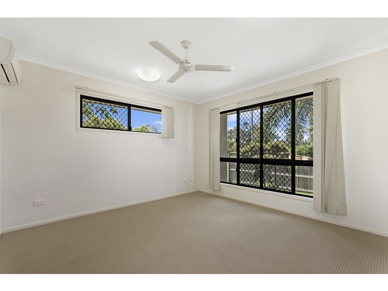 2 Daintree Drive, Bushland Beach QLD 4818