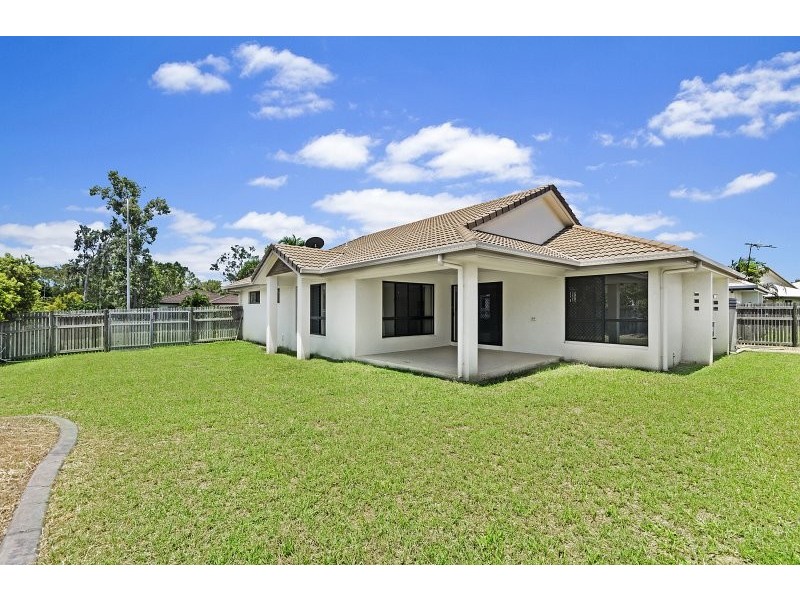 2 Daintree Drive, Bushland Beach QLD 4818