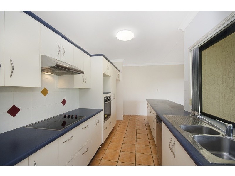 13 Heather Avenue, Rasmussen QLD 4815