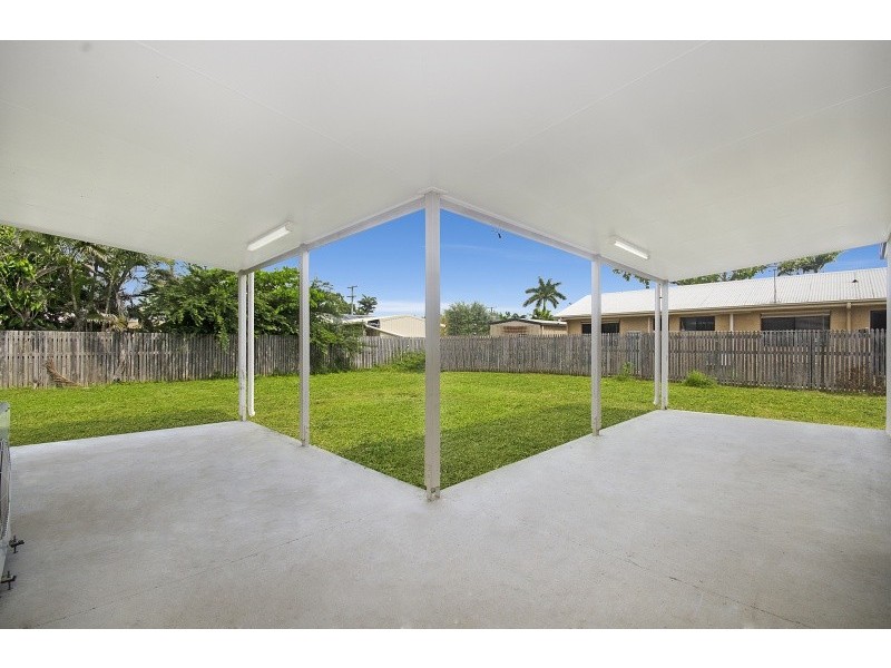 13 Heather Avenue, Rasmussen QLD 4815