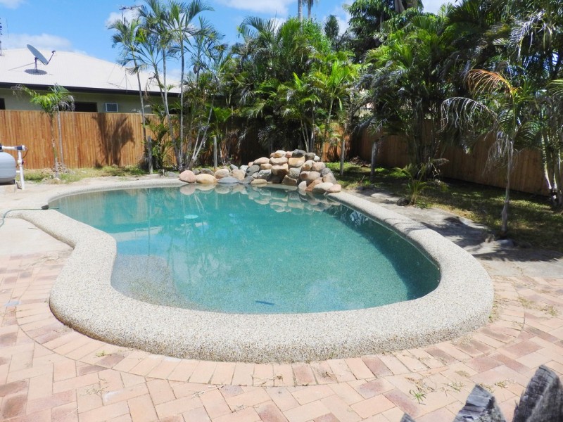 8 Carlo Court, Kelso QLD 4815