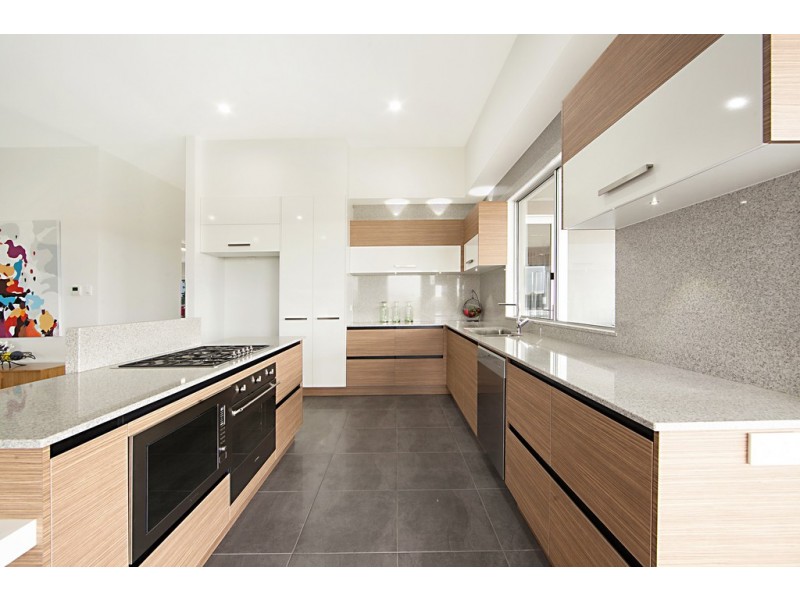 6 Featherwood Street, Mount Low QLD 4818