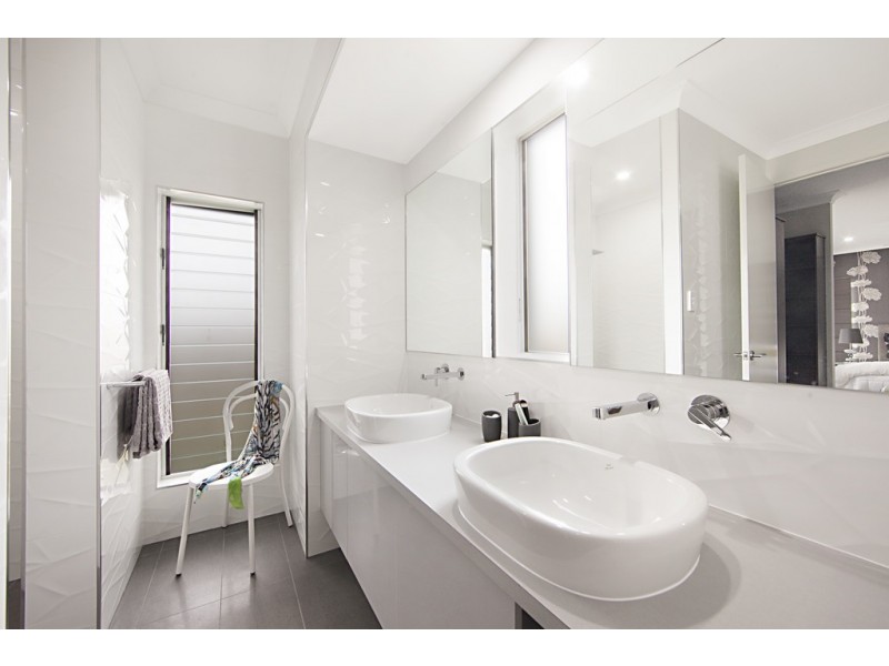 6 Featherwood Street, Mount Low QLD 4818