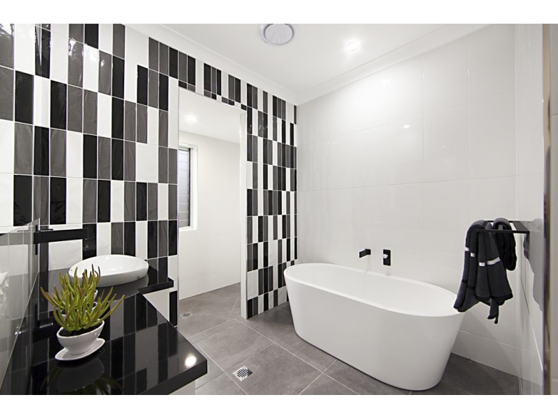 6 Featherwood Street, Mount Low QLD 4818