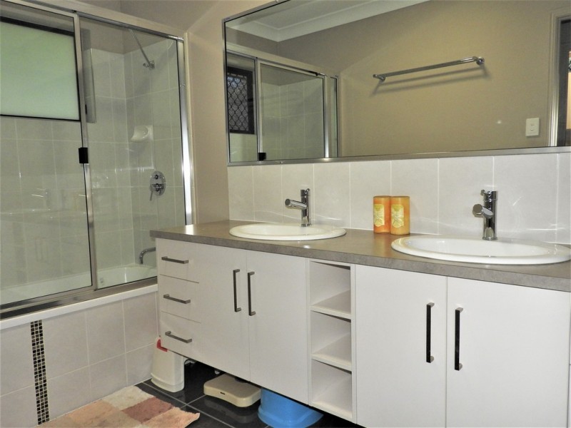 22 Stoneville Circuit, Mount Louisa QLD 4814