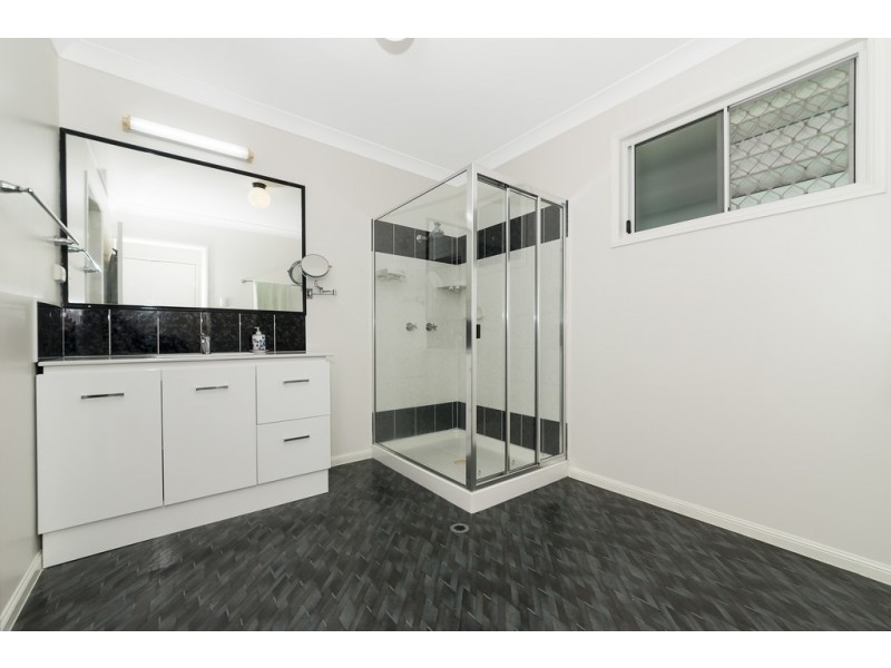 5 Feeney Avenue, Rasmussen QLD 4815