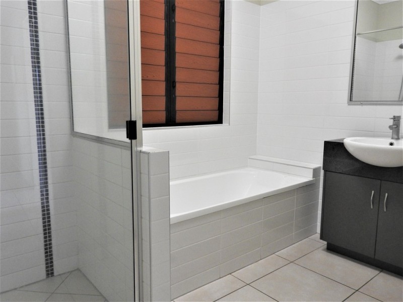 1 Logrunner Avenue, Bohle Plains QLD 4817