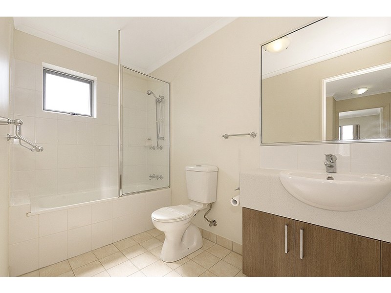 2/4 South Vickers Road, Condon QLD 4815