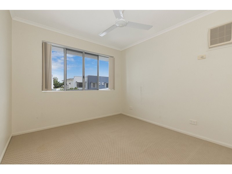 2/4 South Vickers Road, Condon QLD 4815