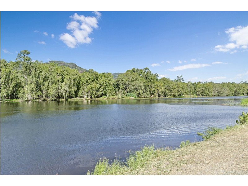 Lot 19 Cnr Heather Avenue and Pinnacle Drive, Rasmussen QLD 4815