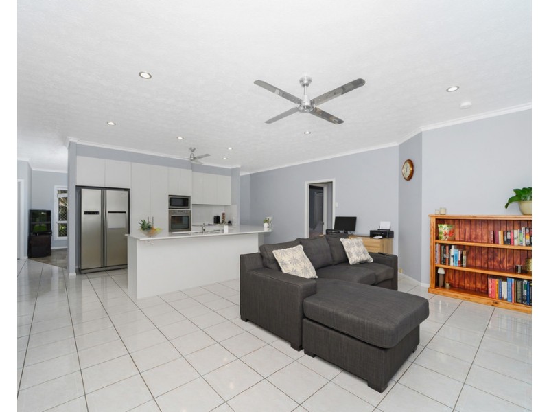 35 Whitsunday Drive, Kirwan QLD 4817