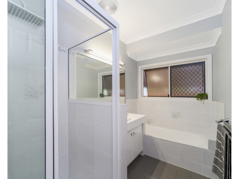 35 Whitsunday Drive, Kirwan QLD 4817