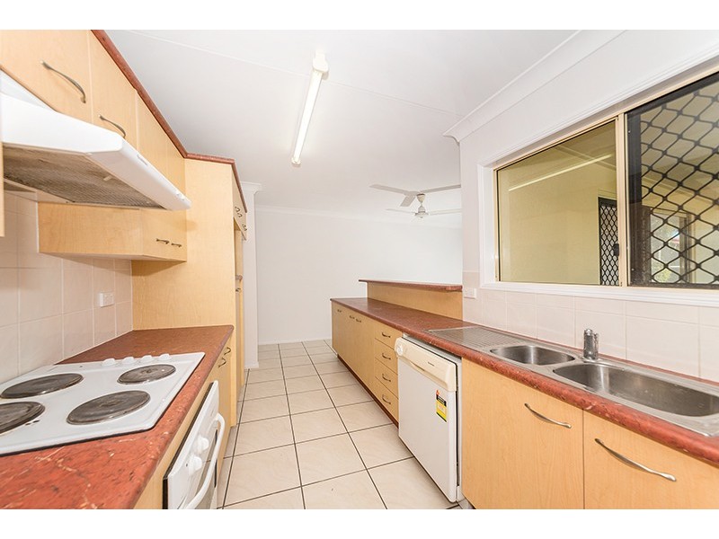 8 Riley Circuit, Kirwan QLD 4817