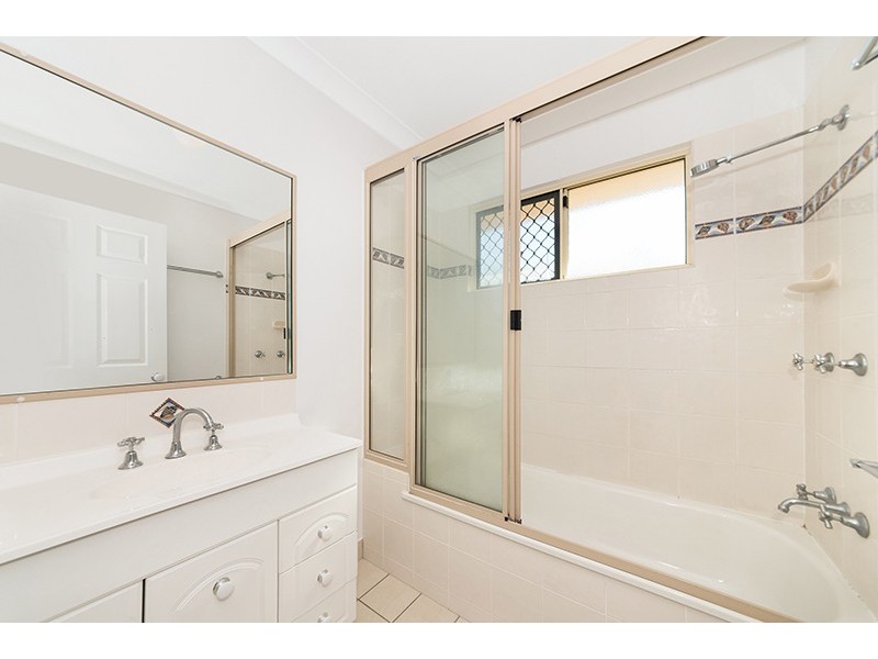 8 Riley Circuit, Kirwan QLD 4817