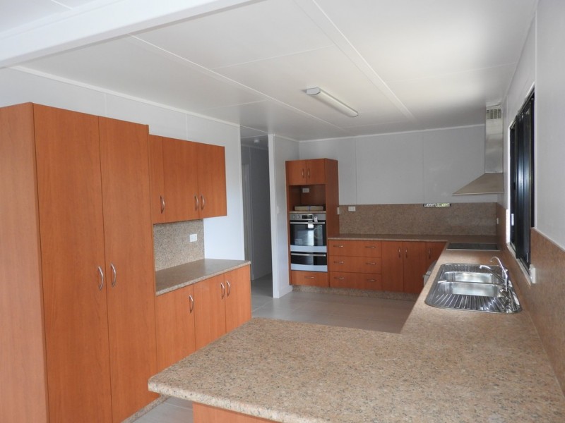 3 High Vista Drive, Mount Louisa QLD 4814