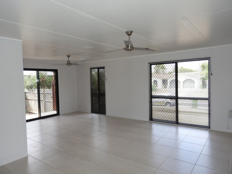 3 High Vista Drive, Mount Louisa QLD 4814