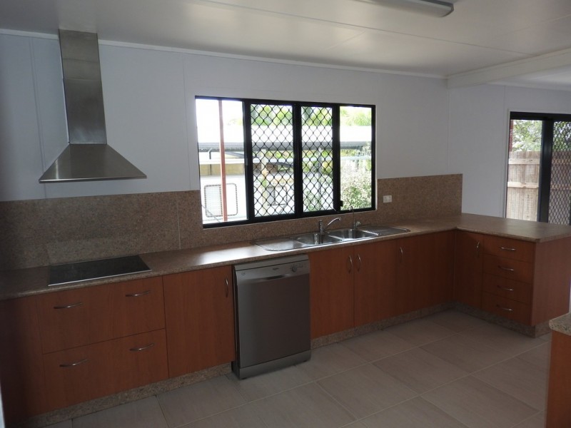 3 High Vista Drive, Mount Louisa QLD 4814