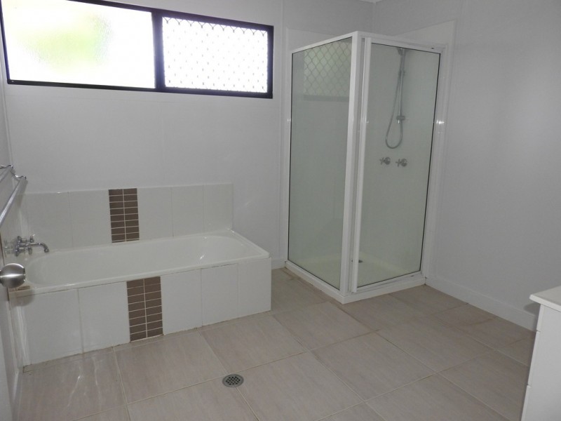 3 High Vista Drive, Mount Louisa QLD 4814