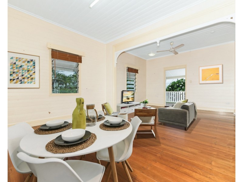 12 MacIntosh Street, Hermit Park QLD 4812