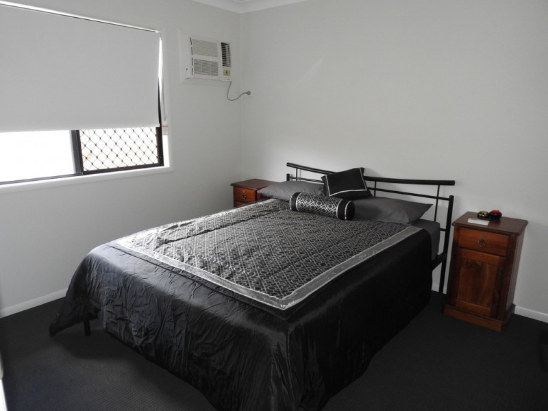 Room 2/32 Delaware Green, Mount Louisa QLD 4814