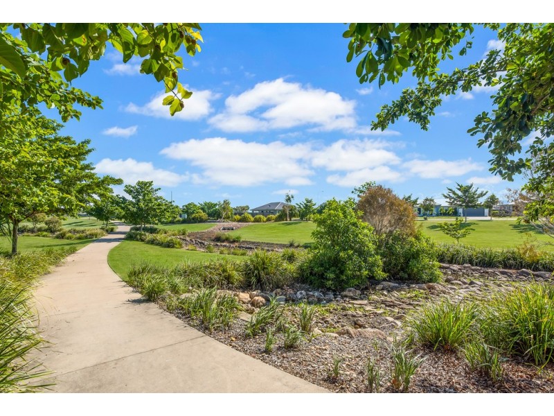 39 Summergold Street, Mount Low QLD 4818