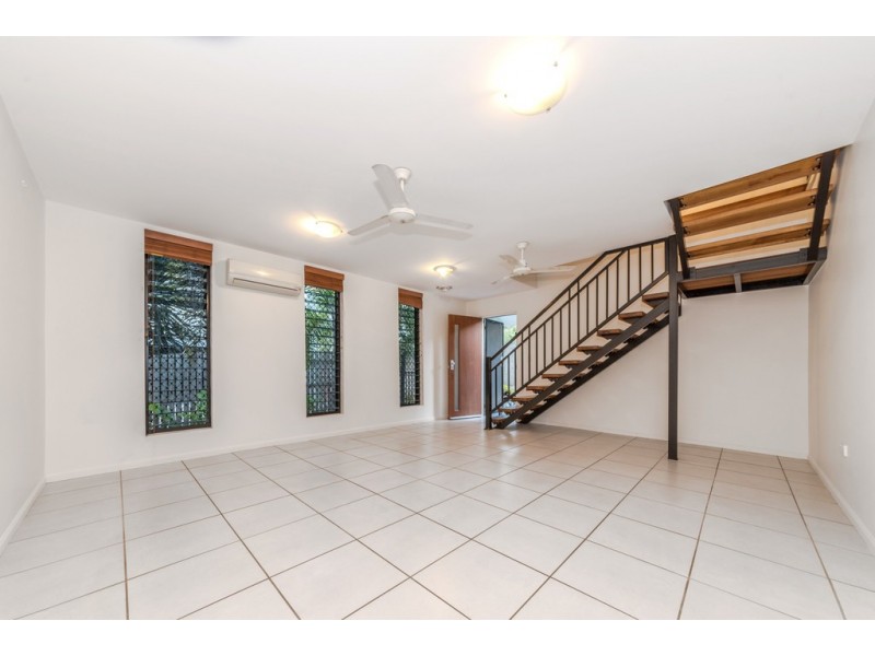 4 Kosciusko Way, Mount Louisa QLD 4814