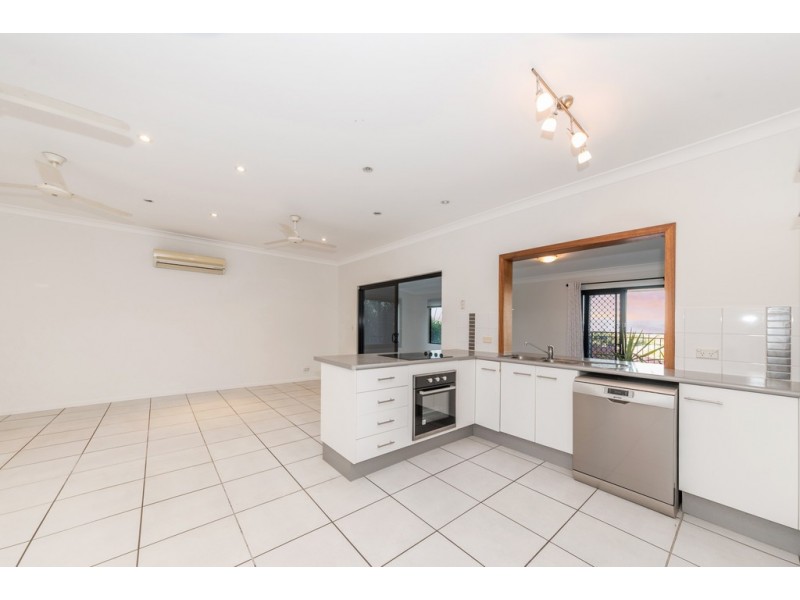 4 Kosciusko Way, Mount Louisa QLD 4814