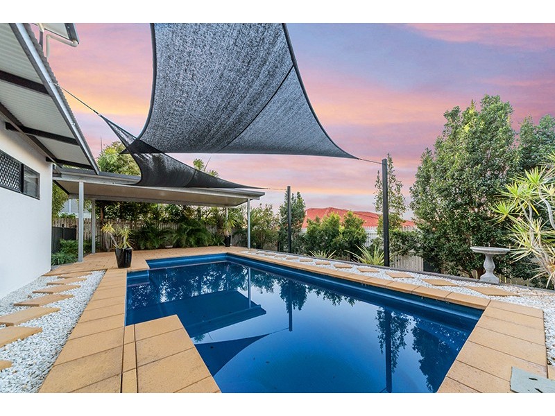 4 Kosciusko Way, Mount Louisa QLD 4814