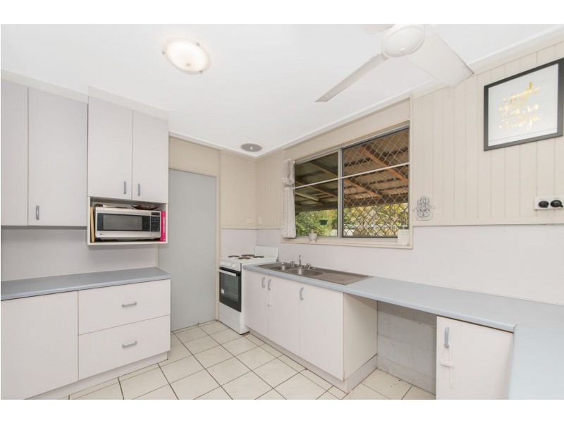 42 Renecol Avenue, Rasmussen QLD 4815