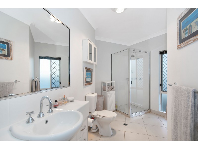 8 Palomar Court, Mount Louisa QLD 4814