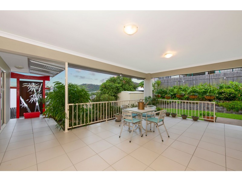 8 Palomar Court, Mount Louisa QLD 4814